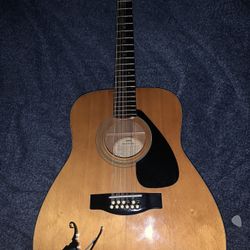 Yamaha 12 String Guitar (with Capo And Fret Oil) 