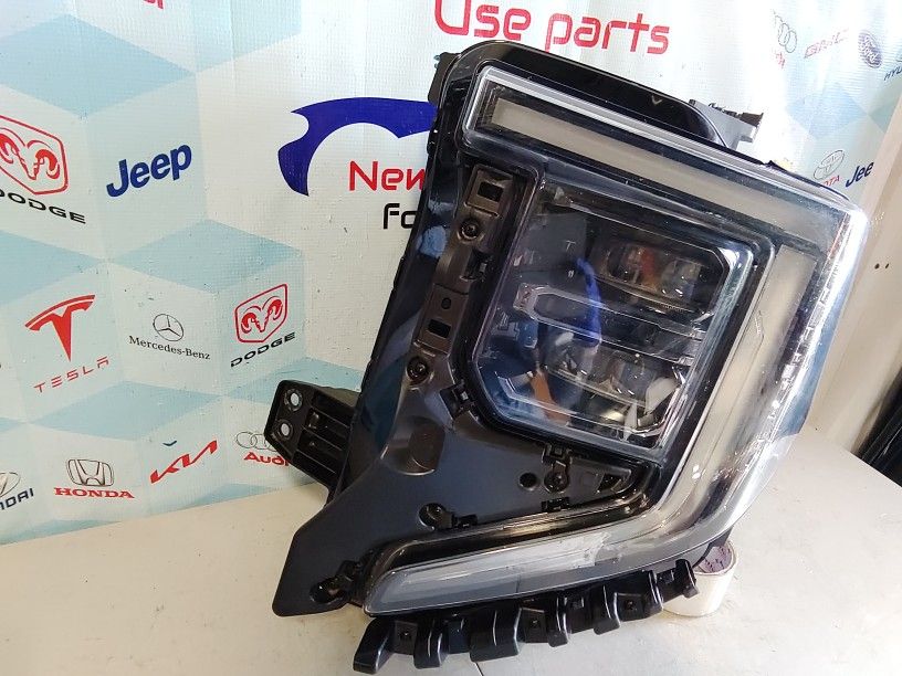 2023 GMC SIERRA DENALI HEADLIGHT OEM 2024 2025