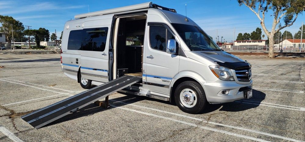 2017 Handicap Wheelchair Accessible Winnebago ERA 3500