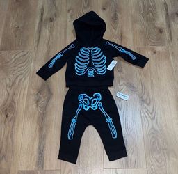 Old Navy Baby Boy’s / Girl’s Skeleton 2 Piece Outfit, Size 6-12 Months