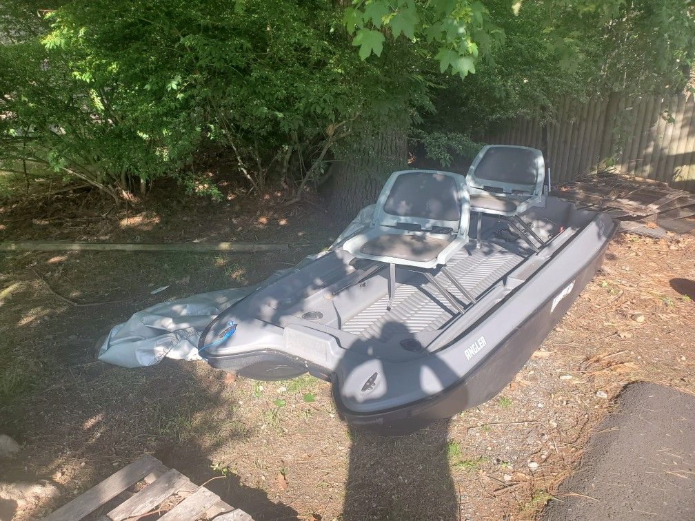 Quest Angler 8 Foot Fishing Boat and trolling motor