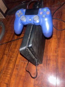 PS4 with 4 games