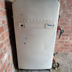 Westinghouse Antique Upright Freezer 