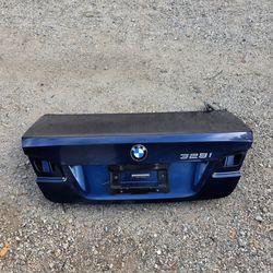 2007 - 2013 BMW E92 328 335 REAR TRUNK LID assembly