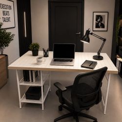 Modern Counter Height Table With 2 Matching Stools
