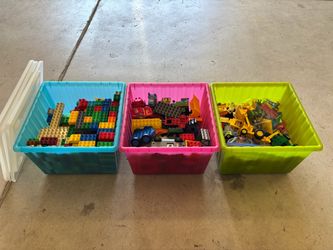TONS of Duplo Bricks and Parts