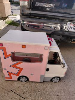Doll ambulance