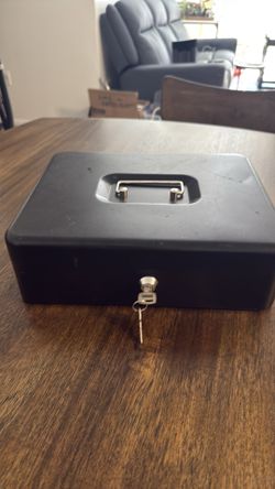 Cash box