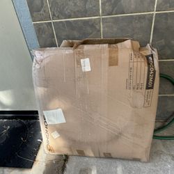 New Macroma Hanging Chair In Box