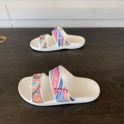 Crocs Out Of This World Slide Sandal Women’s Size 8 & Jibbitz Rainbow Tie Dye