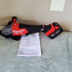 Milwaukee 3670-20 M18 FUEL 18-Volt Lithium-Ion Brushless Cordless 4-1/2 in./6 in. Braking Grinder with Paddle Switch whit (1) 5.0Ah Battery 
