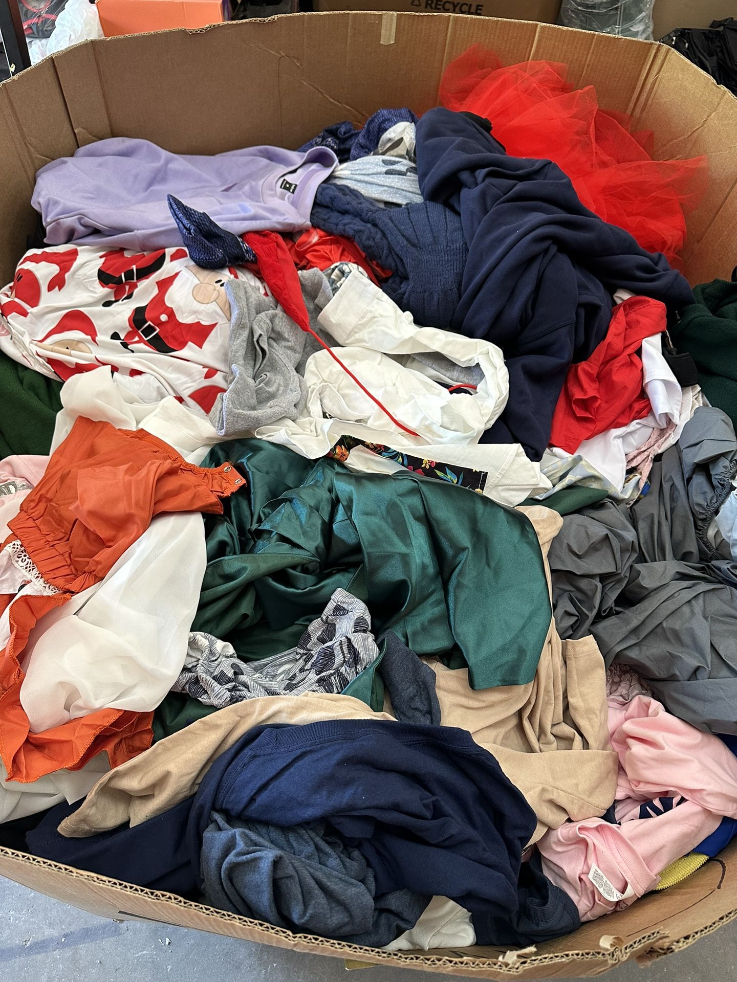 Wholesale Clothing Pallet