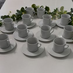 White tea set 22 pieces set JCPenney home collection: 12 cups and 10 small plates. No cracks no chips like new condition.