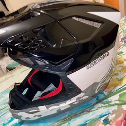 Alpinestars Supertech S-M8 Radium 2 Dirt Bike Motorcycle Helmet Size L