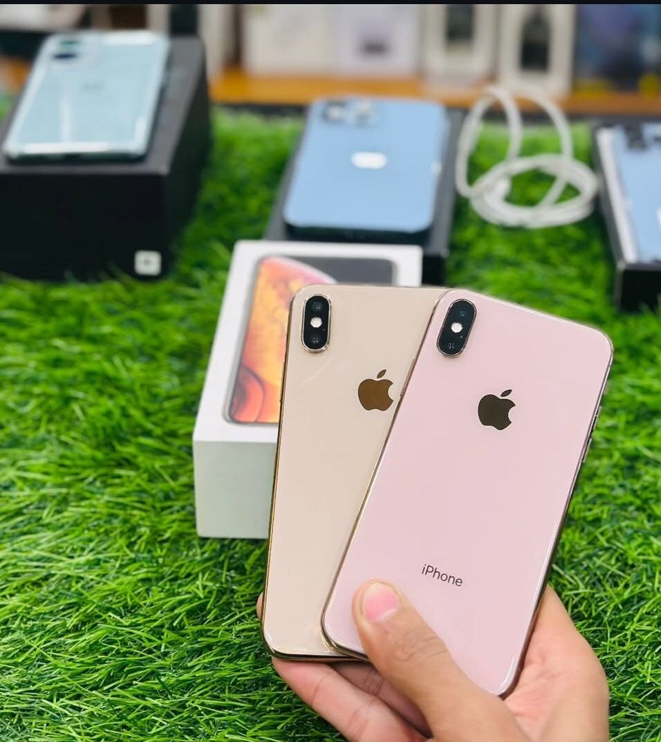 iPhone XS Unlocked With Warranty