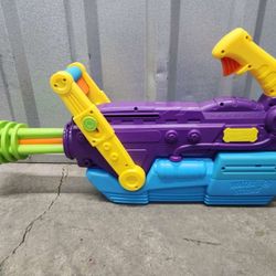 2 Water Guns