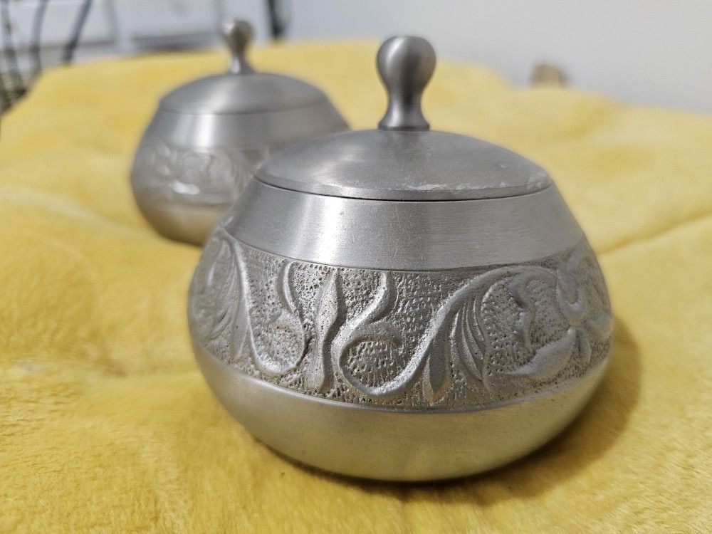2 never used iron jars/container with lid.
