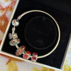 Pandora Bracelet With Charms 