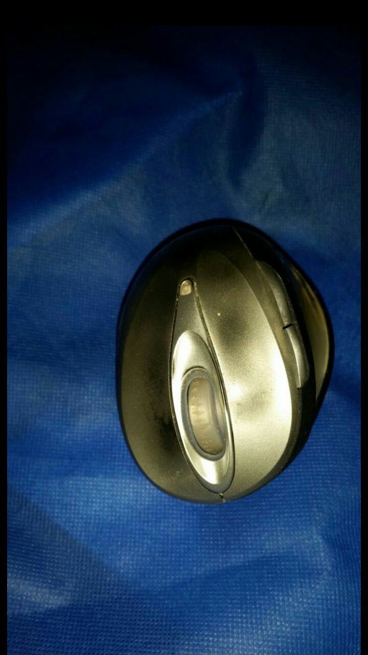 Microsoft Natural Wireless Laser Mouse 7000