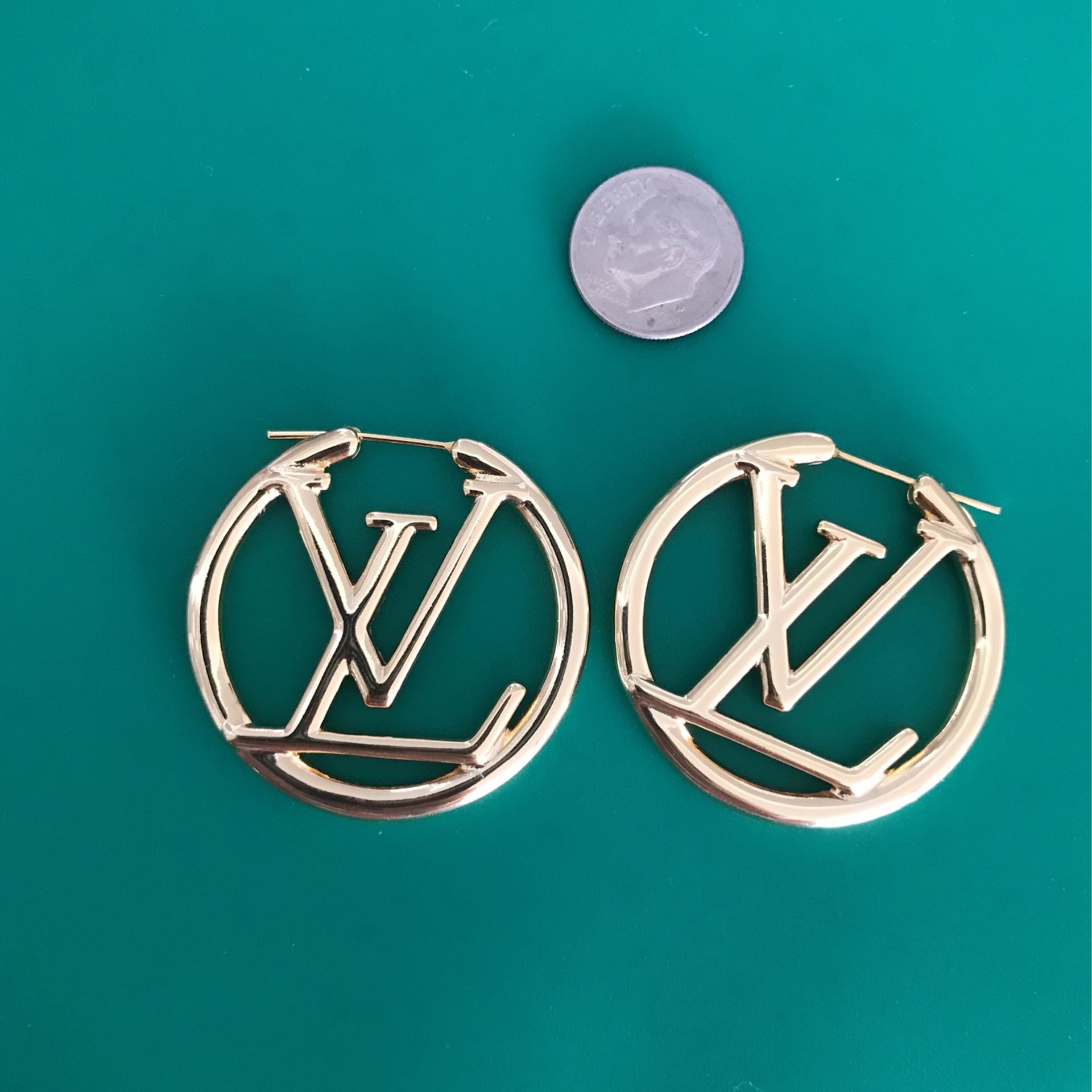 Louis Vuitton Hoop Earrings Gold Large for Sale in Halndle Bch, FL