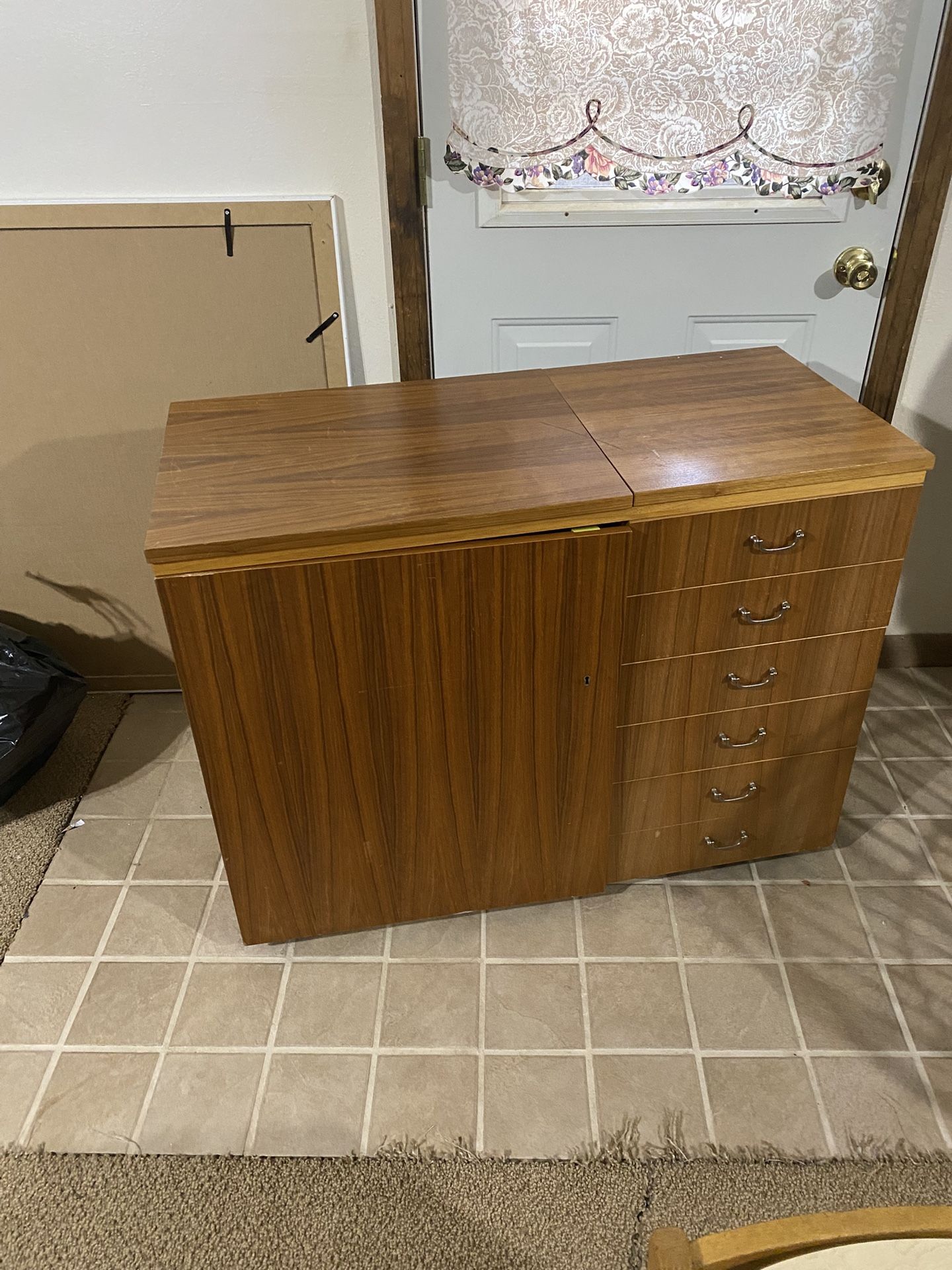 Sewing Cabinet With Machine