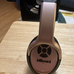 Gold Bluetooth  Headphones