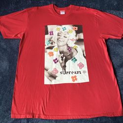 Supreme  Naomi Tee
