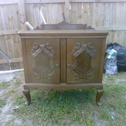 🪵 Antique Wooden Cabinet – All Original – Handmade Details + Skeleton Key Locks