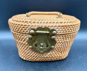 Vintage Nantucket Rattan Basket Bucket Bag Brass Fish Latch