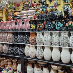 Talavera Flowers Vase 💐 Talavera & Clay Pottery Store 12031 Firestone Blvd Norwalk Ca 90650  ( Price Vary) Instagram @casaxartesanal 