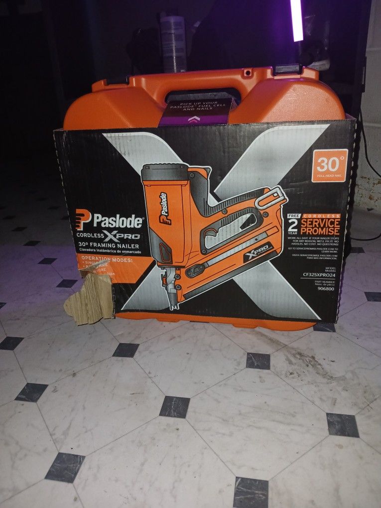 !!!BRAND NEW PASLODE 30" FRAMING NAIL GUN