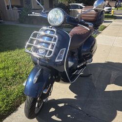 Vespa Gts 250