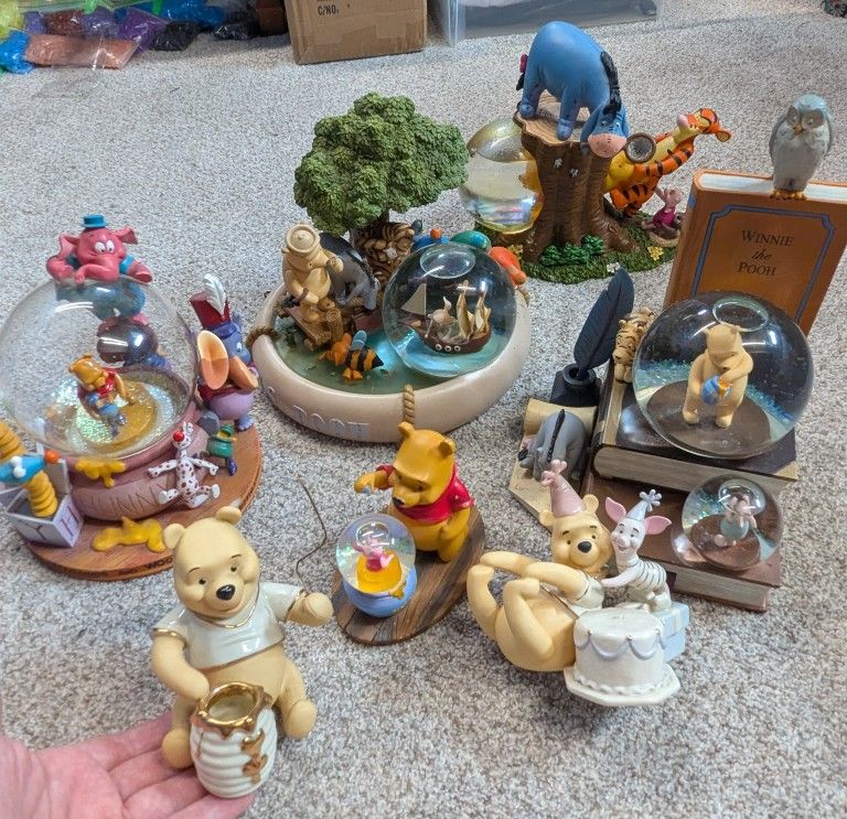 Disney Music Box Snow Globe Ceramic Porcelain Collection Collectable Xmas Holiday 