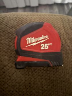Milwaukee 25 Foot Tape Measure