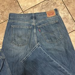 Womens Levi’s Low Pro Straight Size 30 