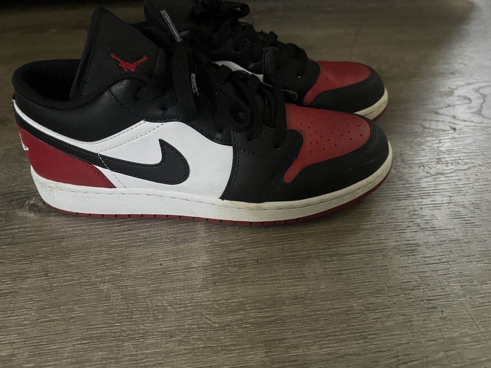 Jordan 1 size 7Y