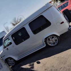 1992 Chevrolet G-Series Van