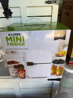 Mini fridge