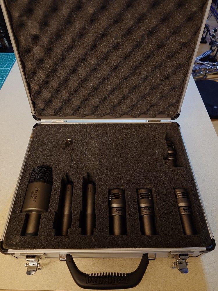 Drum Microphone Set CAD KBM 412 (1), CAD ICM 417 (2), CAD TSM 411 (4) With 4 Free Microphone Clips/Mounts