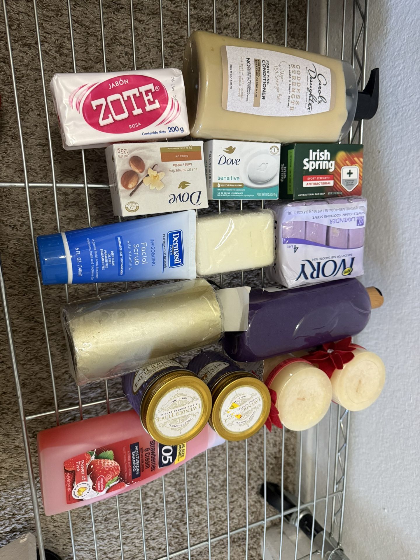 Lot - Candle +soap + Other