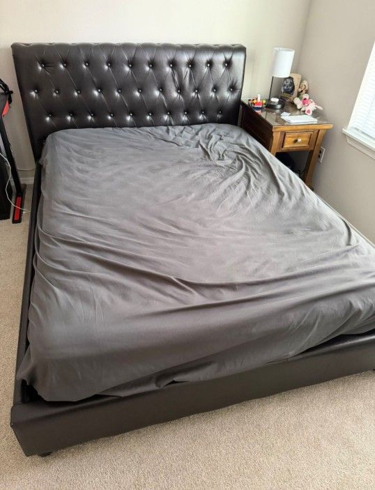 Queen Size Bed Frame With Mattress 