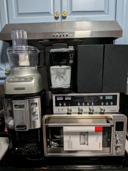 Food processor. Keurig pod maker Cousinart Coffee machine Toshiba AC25CEW-SS Oven & Stereo Bluetooth