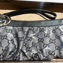 NWT Gucci Wristlet