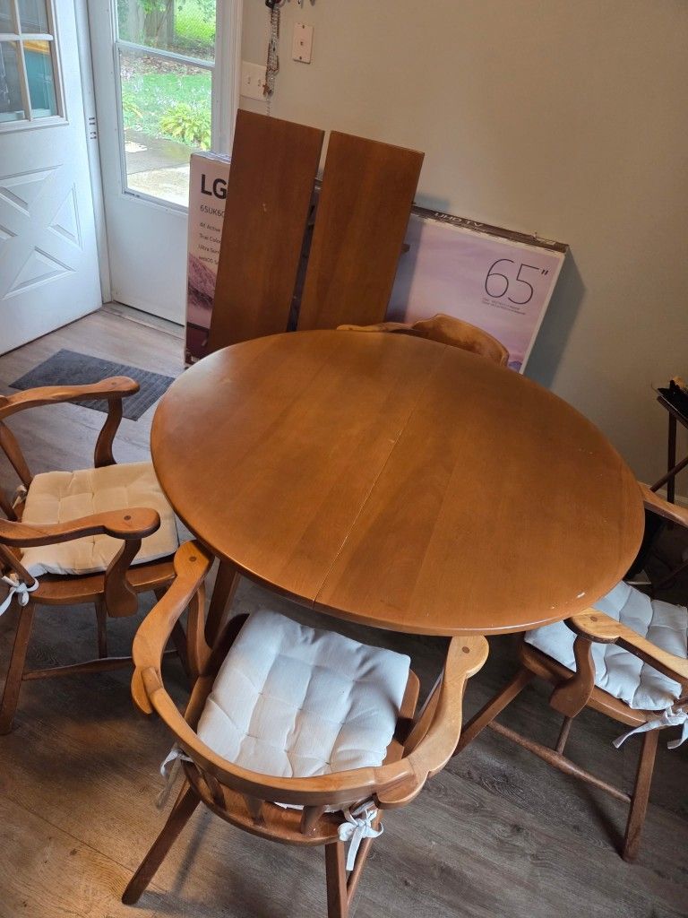 Cushman Genuine COLONIAL Round Dining Table