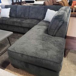 Cozy Nice Gorgeous Sectional! 