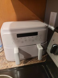 New ( gently used) Bella air fryer