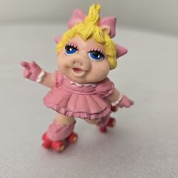 Vintage 1986 Miss Piggy Rollerskating McDonald's Happy Meal toy Muppet Babies 3"