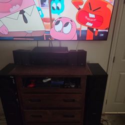 Yamaha Receciver With Tower Speakers 