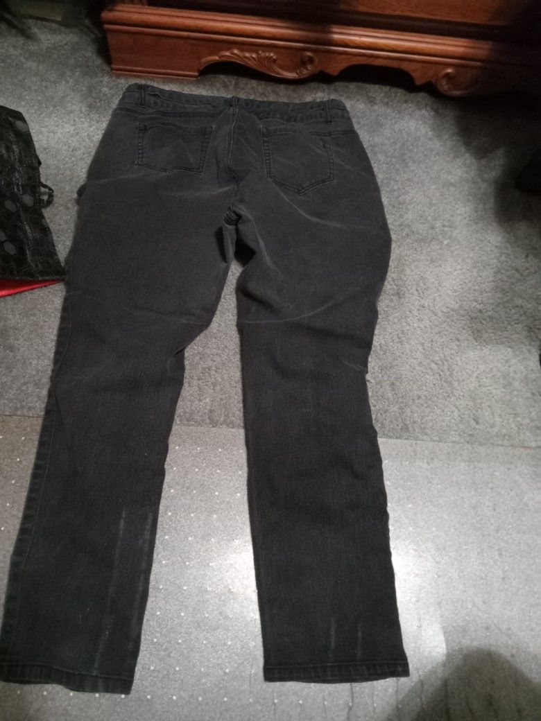 5 Pairs Of Jeans For Sale