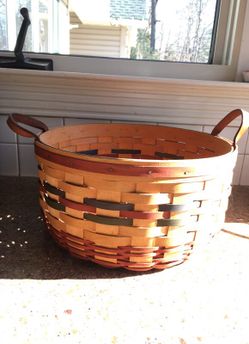 1995 Longeberger Basket 11 1/2" diameter